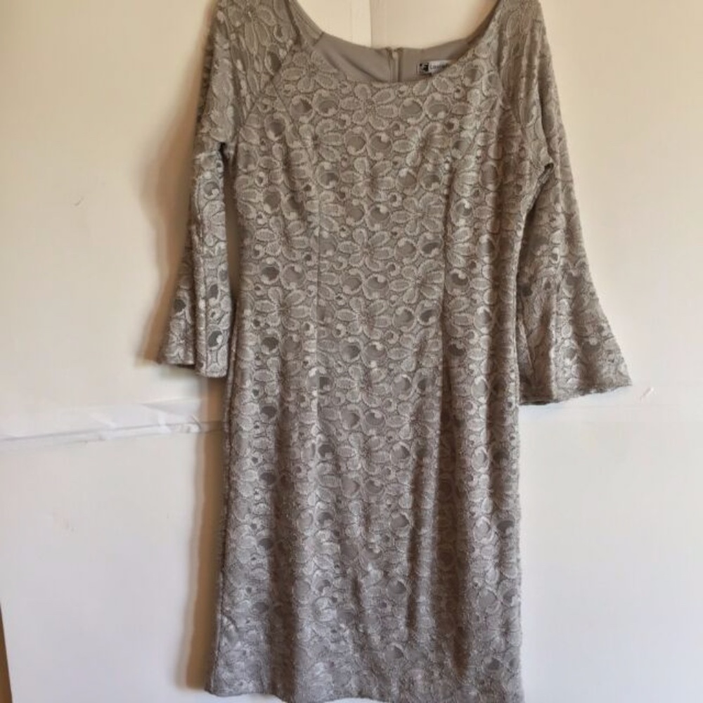 Leslie Fay dress lace bell sleeve midi dress